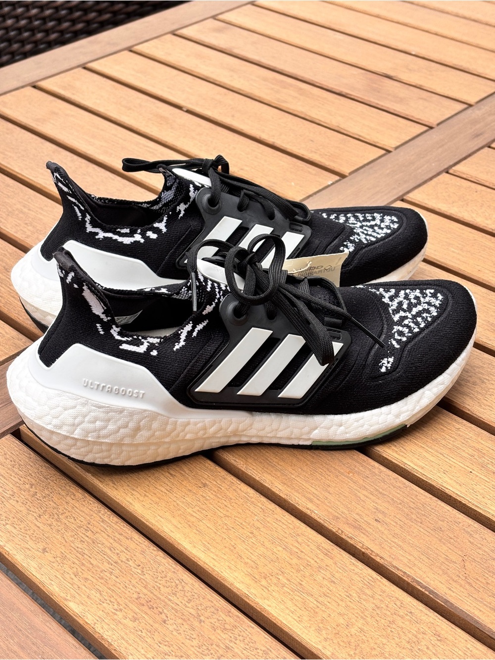 Adidas Ultraboost 22 Black Running Shoes Sneakers - Picture 3 of 9